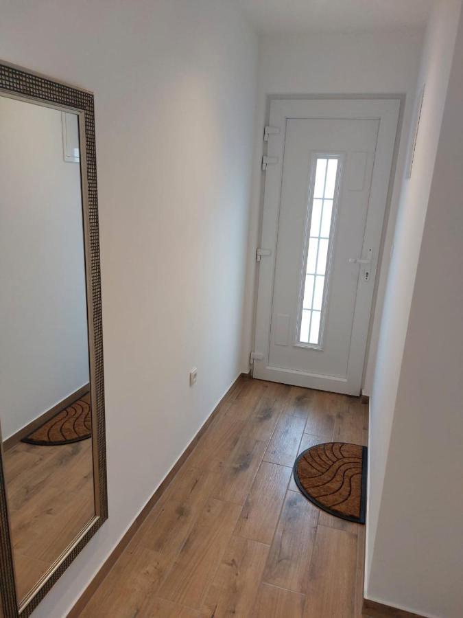 Apartments Vini Seget Donji Exterior photo