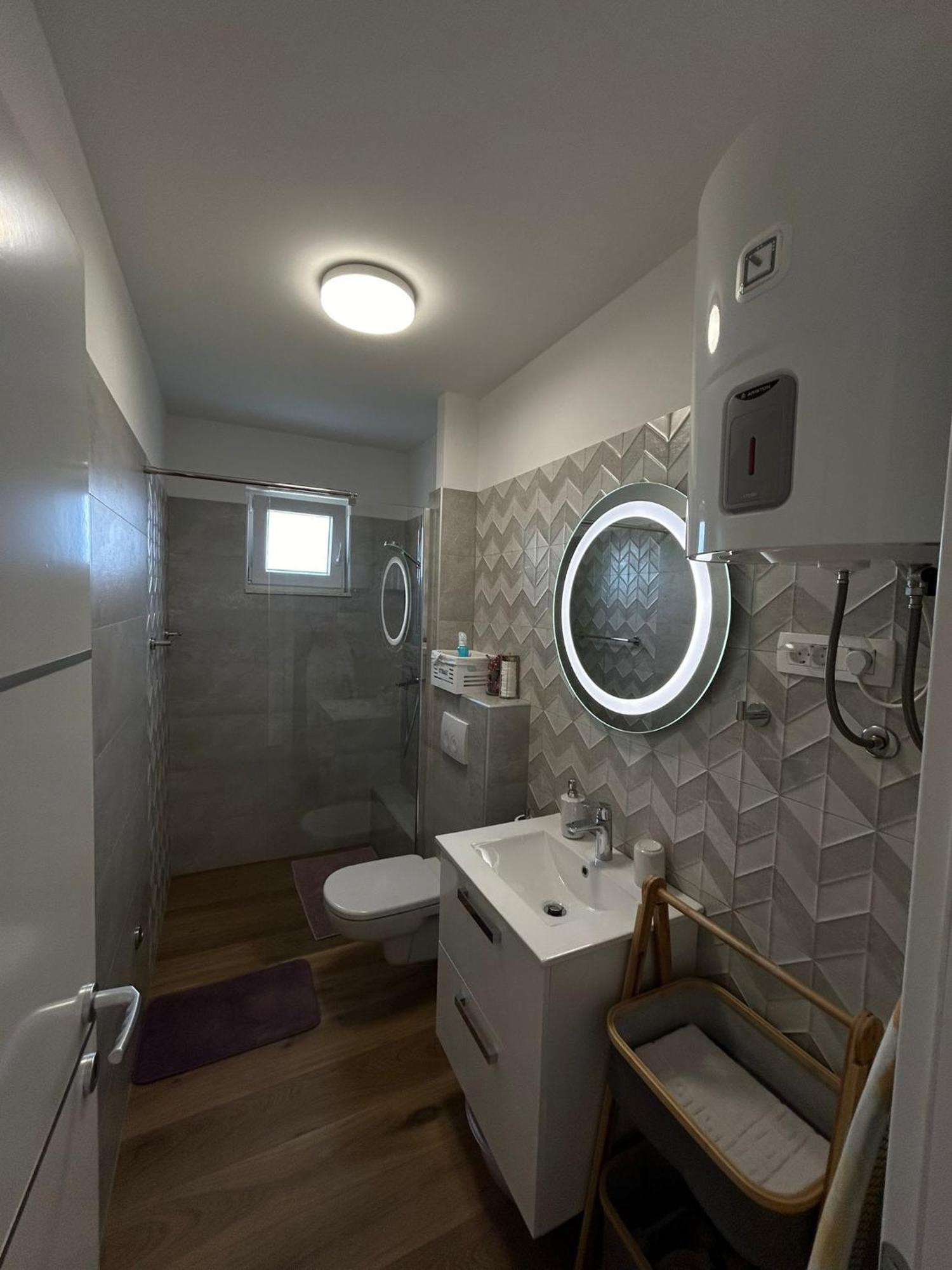 Apartments Vini Seget Donji Exterior photo